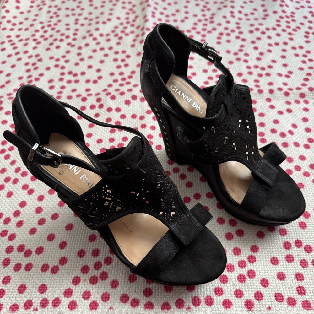 Gianni Bini Rissa Wedge Heels - Picture 4 of 17